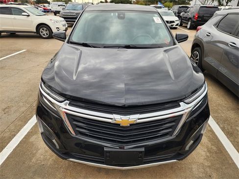 Used 2022 Chevrolet Equinox LT image 2