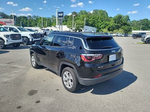 Used 2025 Jeep Compass Latitude image 5