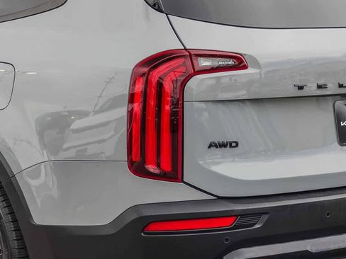 Certified 2022 Kia Telluride SX w/ SX Prestige Package AWD/4WD image 7