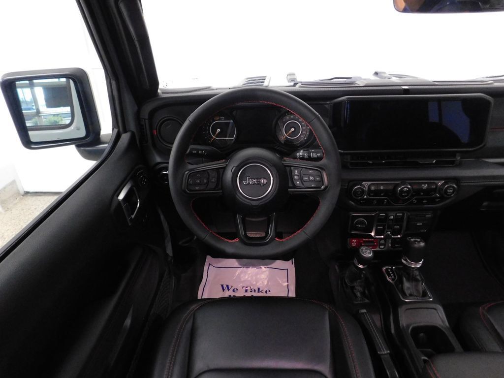 Used 2024 Jeep Wrangler Unlimited Rubicon AWD/4WD image 36