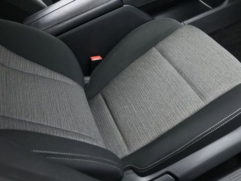 Used 2023 Nissan Rogue SV image 34