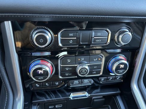 Certified 2023 GMC Yukon Denali image 36