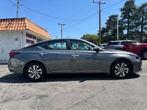 Used 2025 Nissan Altima 2.5 S FWD image 3