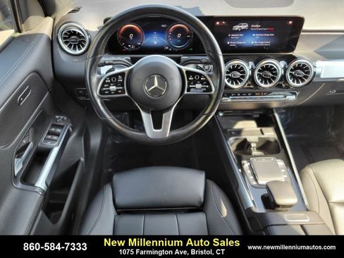 Used 2022 Mercedes-Benz EQB 350 4MATIC image 13