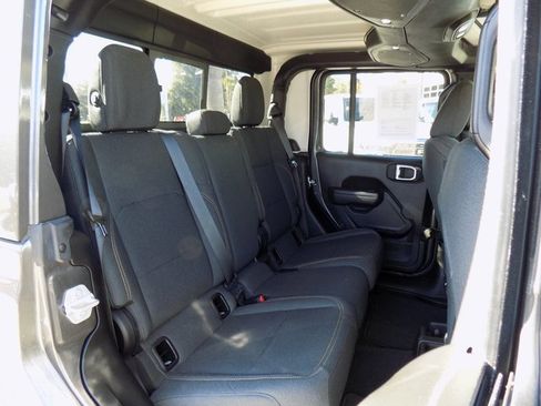 Certified 2024 Jeep Gladiator Sport image 26