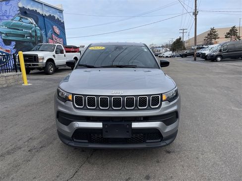 Used 2023 Jeep Compass Sport image 5