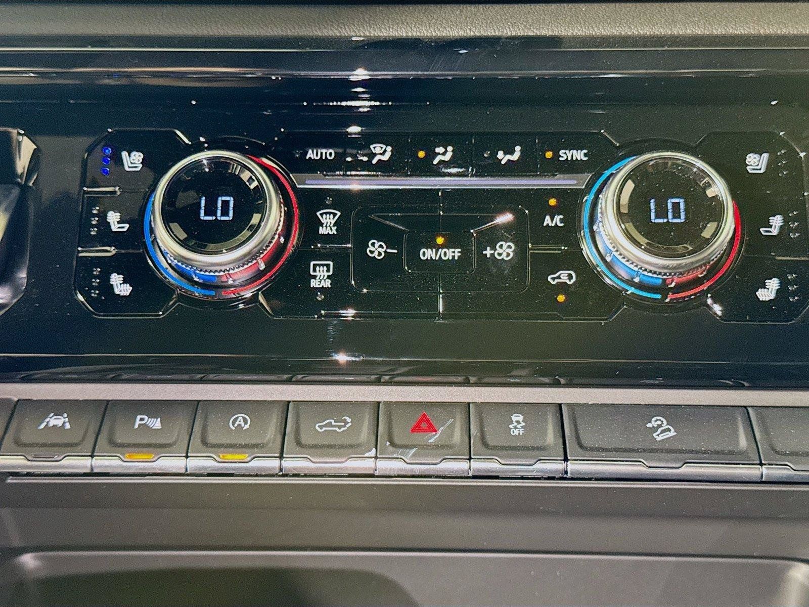 New 2026 GMC Sierra 1500 AT4 w/ AT4 Premium Package AWD/4WD image 10