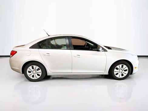 Used 2014 Chevrolet Cruze LS image 5