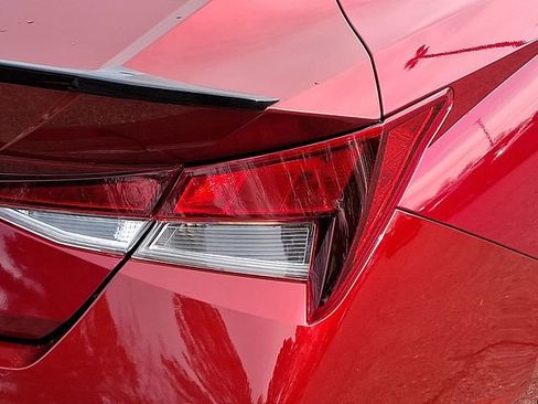 Used 2025 Hyundai Elantra Sport FWD image 13