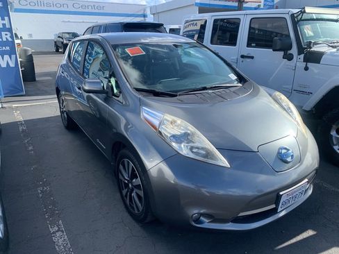Used 2015 Nissan Leaf SL w/ Premium Package image 5