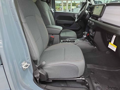 New 2026 Jeep Gladiator Sport AWD/4WD image 22