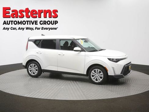 Used 2023 Kia Soul LX FWD image 46