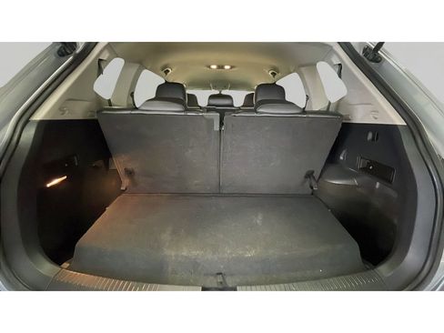 Used 2021 Volkswagen Tiguan SE image 15