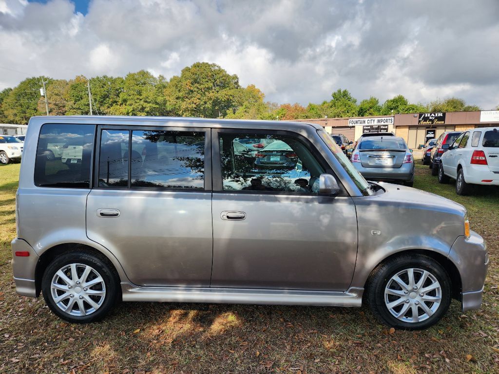 Used 2006 Scion xB FWD image 5