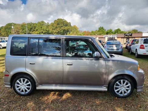 Used 2006 Scion xB image 5