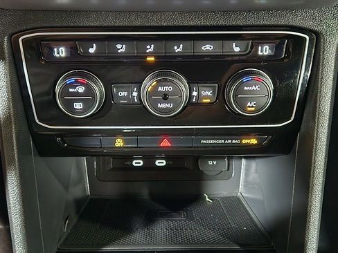 Used 2023 Volkswagen Atlas Cross Sport SE w/ Panoramic Sunroof Package image 38