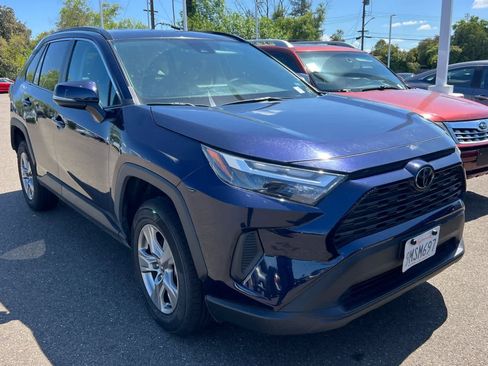 Used 2024 Toyota RAV4 XLE image 3