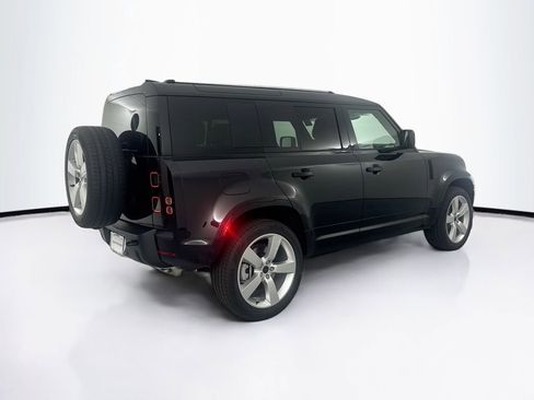 New 2026 Land Rover Defender 110 X-Dynamic SE image 5