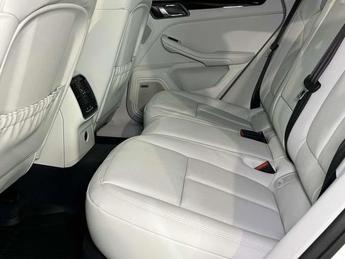 New 2026 Porsche Macan image 19