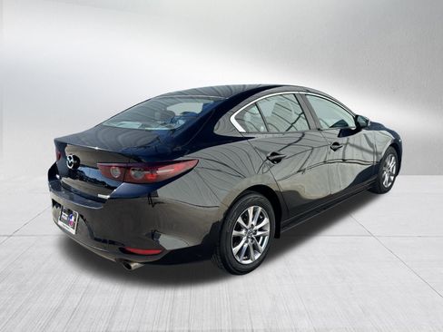 Used 2020 MAZDA MAZDA3 Sedan image 5