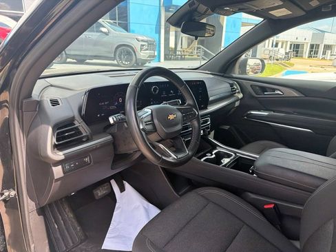 Used 2024 Chevrolet Traverse LT FWD image 4
