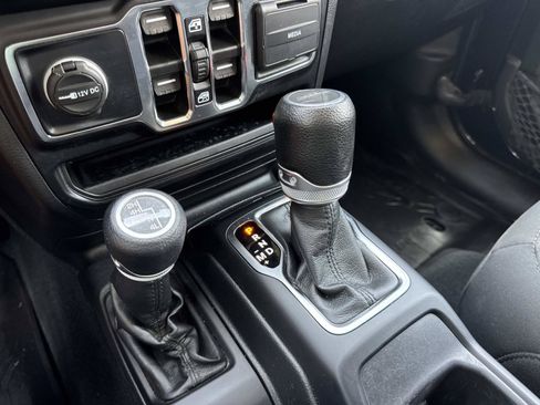 Used 2022 Jeep Gladiator Sport AWD/4WD image 26