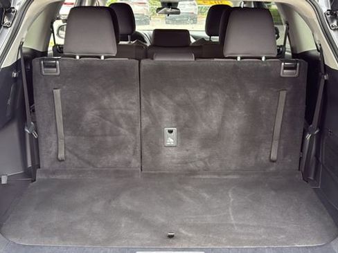 Certified 2024 Toyota Highlander LE FWD image 9