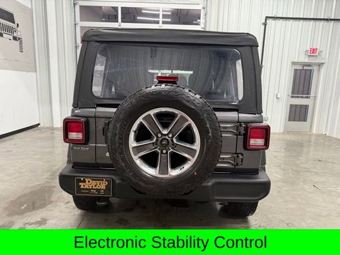 Used 2022 Jeep Wrangler Unlimited Sport image 7