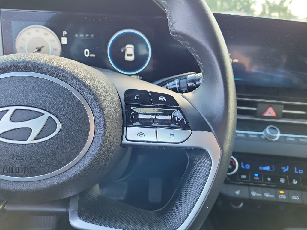 Used 2025 Hyundai Elantra SEL FWD image 27