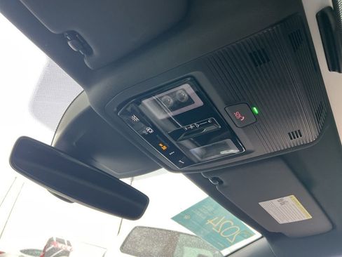 Used 2024 Volkswagen Golf R 2.0T image 23