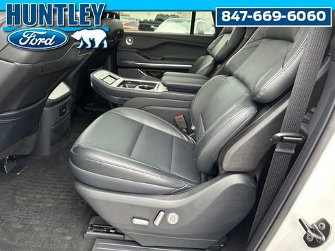 Used 2025 Lincoln Navigator L Reserve w/ Jet Appearance Package AWD/4WD image 18