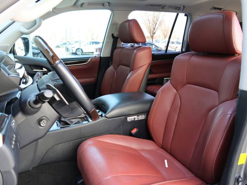 Used 2019 Lexus LX 570 4WD image 37