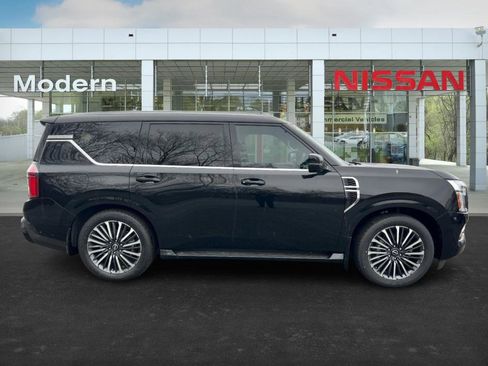 New 2025 Nissan Armada Platinum Reserve image 5