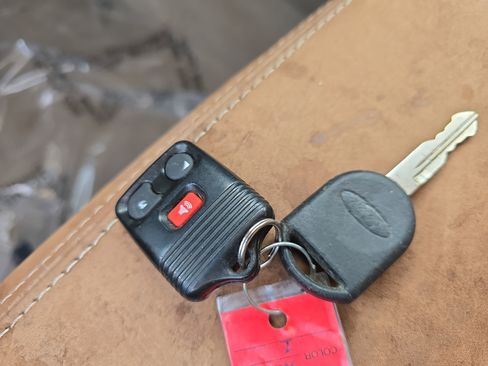 Used 2005 Ford F150 XLT RWD image 38