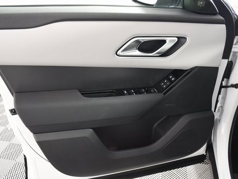 Used 2025 Land Rover Range Rover Velar Dynamic SE image 14