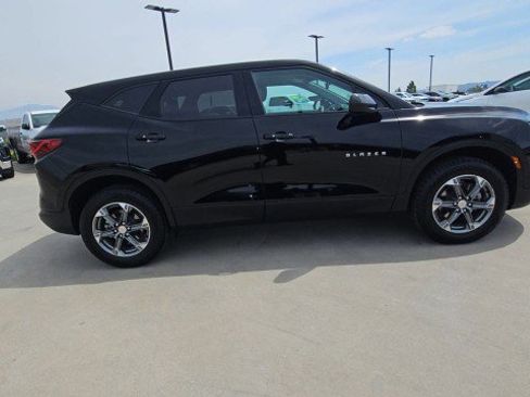Used 2025 Chevrolet Blazer LT image 9