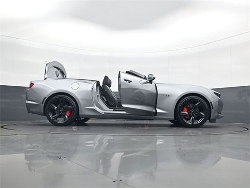 Used 2023 Chevrolet Camaro LT image 33