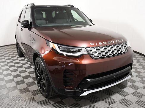 Certified 2026 Land Rover Discovery Limited Edition AWD/4WD image 9