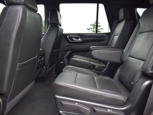 Used 2024 Chevrolet Tahoe Z71 w/ Luxury Package AWD/4WD image 14