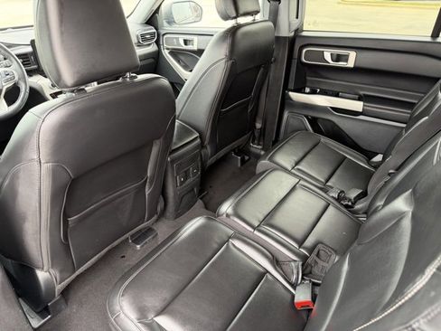 Used 2023 Ford Explorer XLT w/ Equipment Group 202A image 21