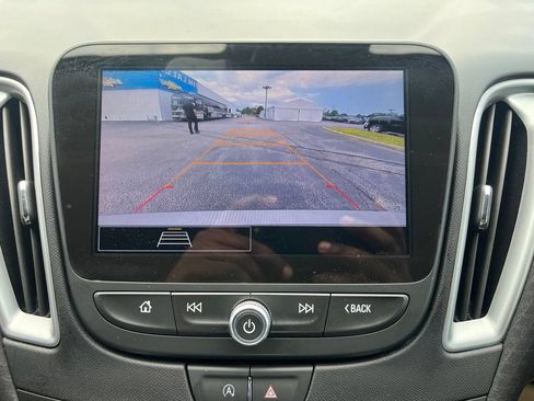 Used 2025 Chevrolet Malibu LT FWD image 17