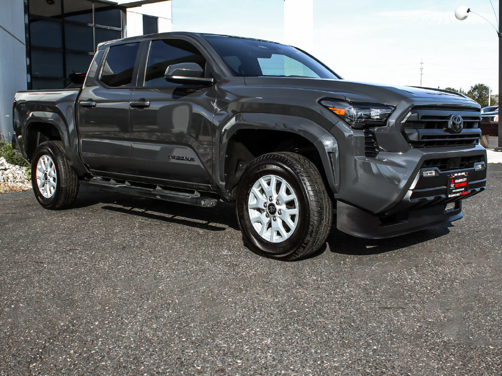 Used 2026 Toyota Tacoma SR5 AWD/4WD image 3
