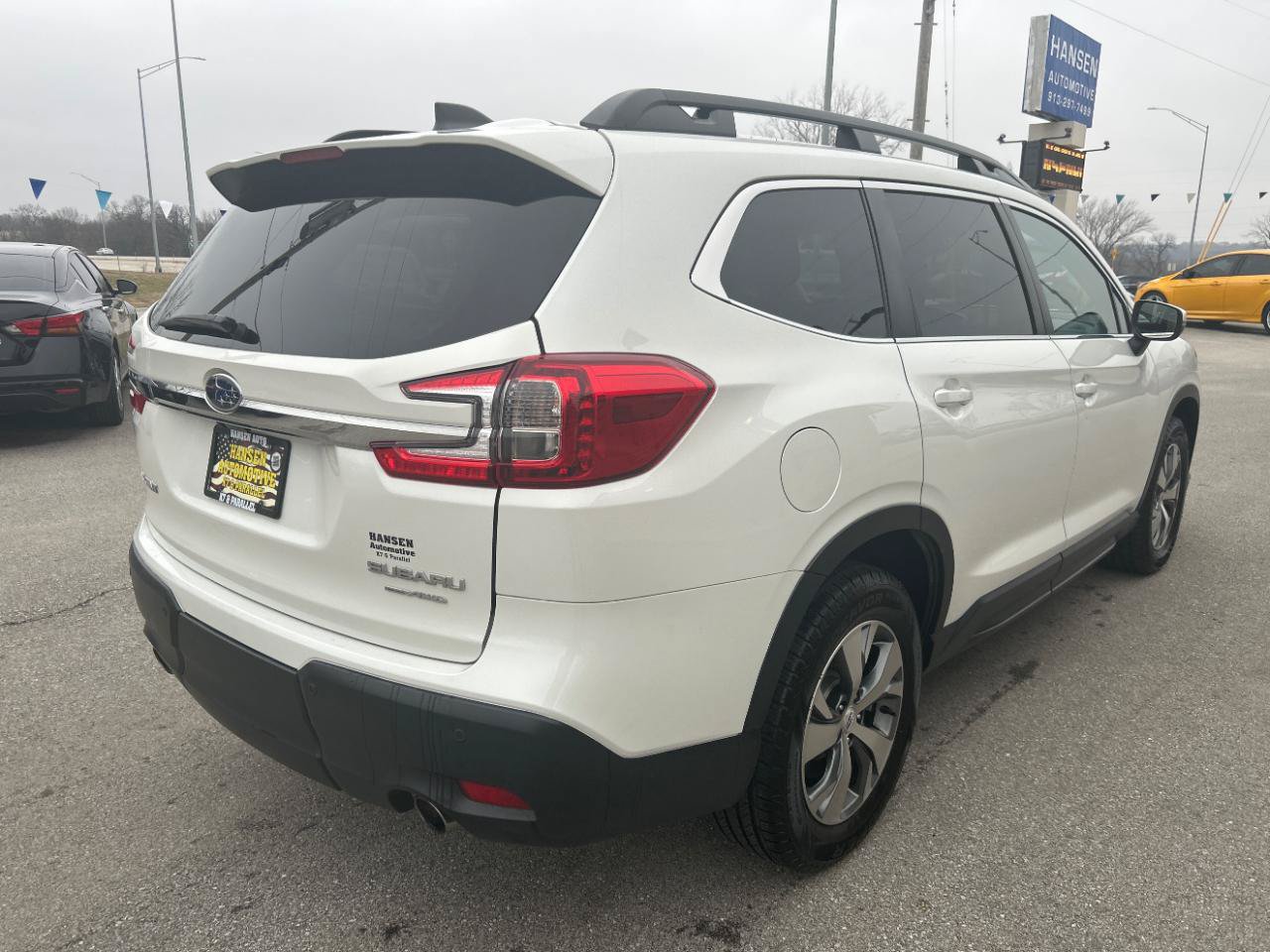 Used 2023 Subaru Ascent Premium w/ Convenience Package AWD/4WD image 5
