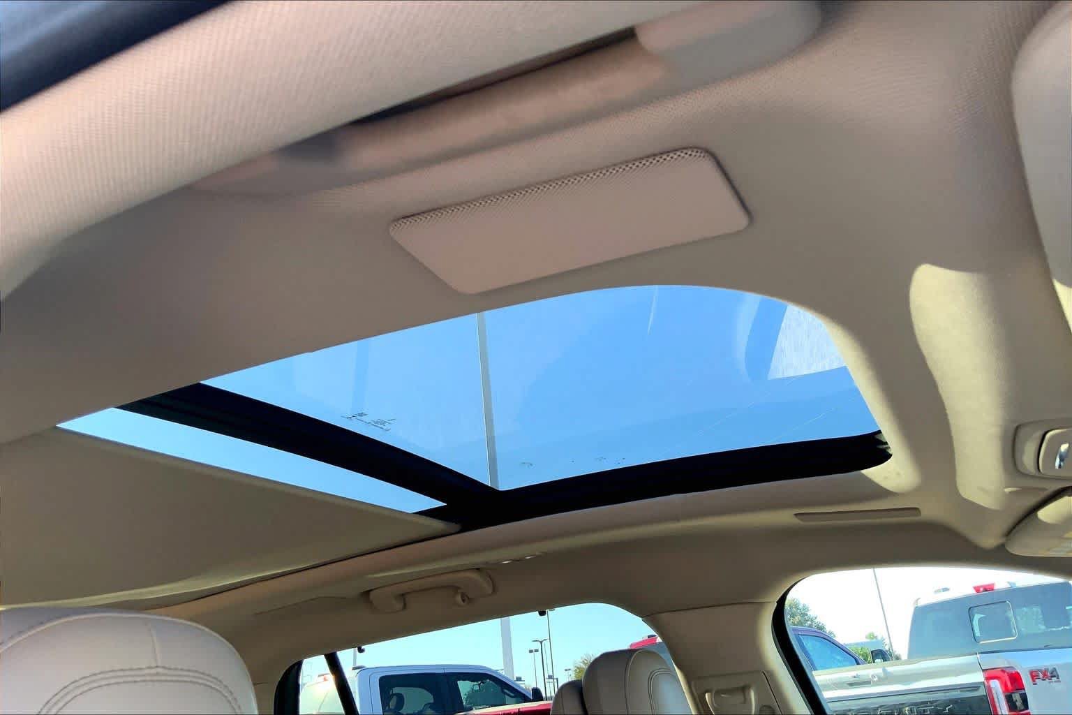 Used 2020 Lincoln Aviator Reserve w/ Equipment Group 201A RWD image 14