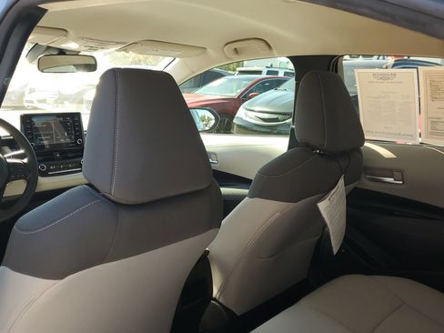 Used 2021 Toyota Corolla LE w/ LE Convenience Package image 14