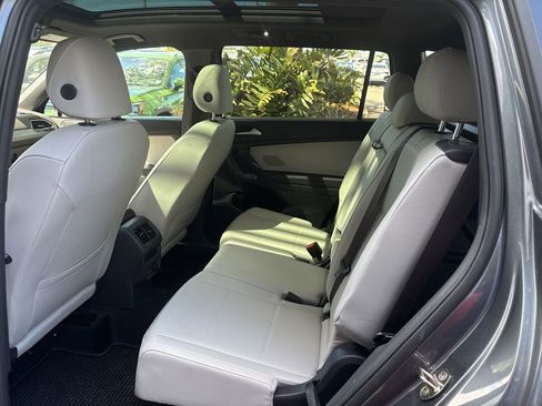 Used 2021 Volkswagen Tiguan SE R-Line image 4