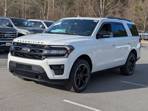 Certified 2022 Ford Expedition Limited image 8