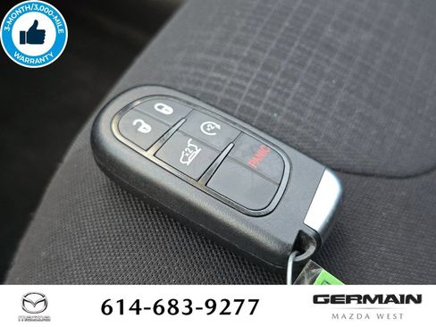 Used 2016 Jeep Cherokee Latitude w/ Comfort/Convenience Group AWD/4WD image 35