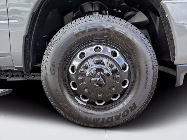 New 2026 RAM 3500 Laramie AWD/4WD image 10