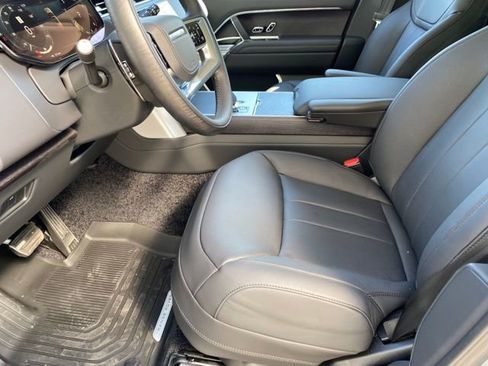 New 2025 Land Rover Range Rover SE image 18